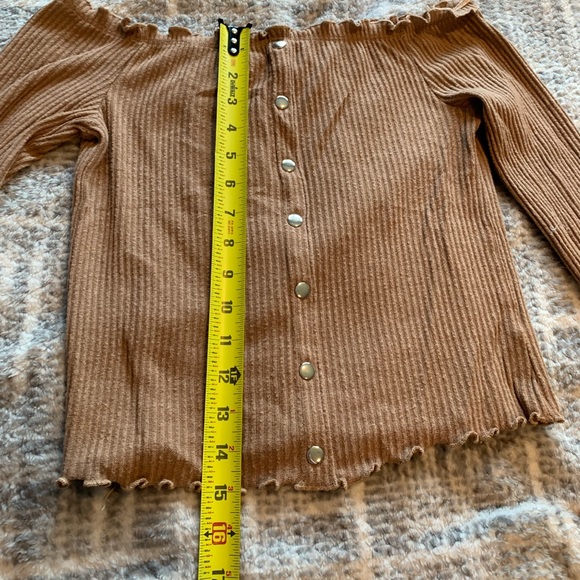 brown off the shoulder long sleeve - Picture 2 of 6